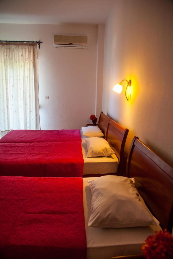 Hotel Adonis 克里皮吉 外观 照片